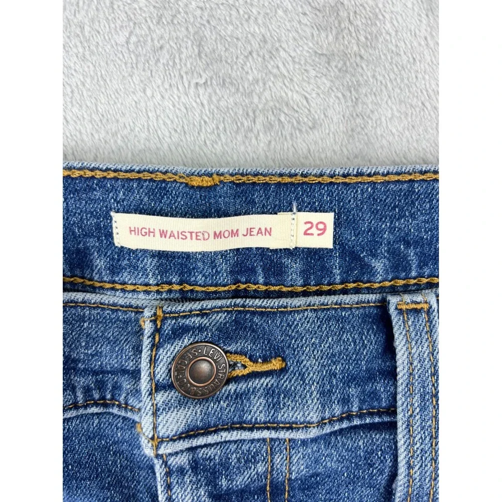 Levi's women's High Waisted Mom Jeans Medium Wash Size 29 - Picture 7 of 8